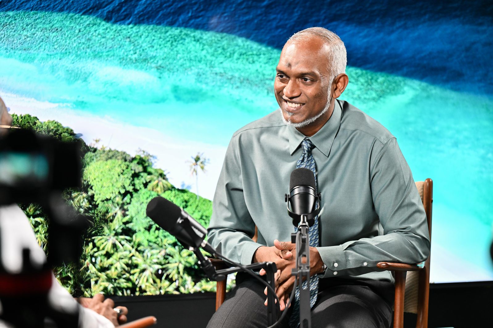 ދުންފަތުގެ ވިޔަފާރިކުރުމުގައި އުޅެނީ އިދިކޮޅު ފިކުރުގެ މީހުން، އެމީހުން މުޒާހިރާތަކަށް އެހީވޭ: ރައީސް ޑރ މުއިއްޒު